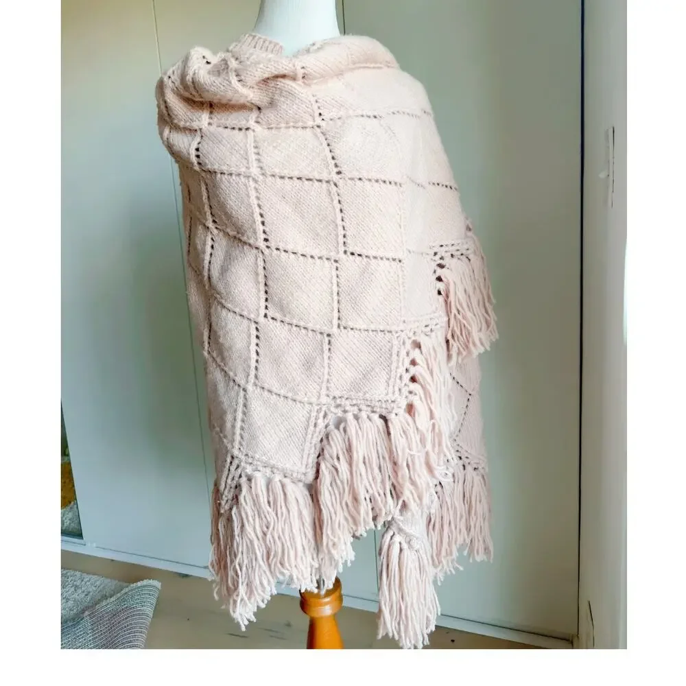 Vintage Hand Knit Poncho in Blush Pink S-L Fit Boho hippie Artisan Fringe Shawl